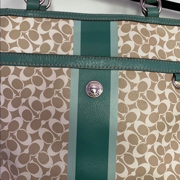 Coach medium Tote - Picture 2 of 6